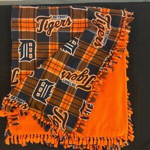 Fleece Hand Tied Double Sided Detroit Tigers Blanket